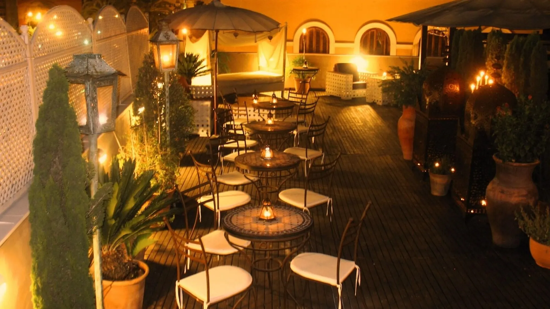 Alcoba Del Rey De Sevilla